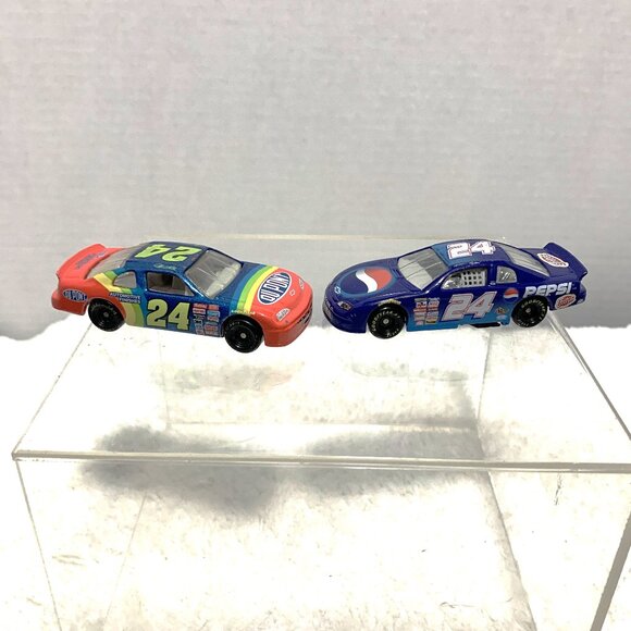 1998 Jeff Gordon #24 Pepsi and DuPont Chevrolet Monte Carlo 1:64 - Picture 1 of 8